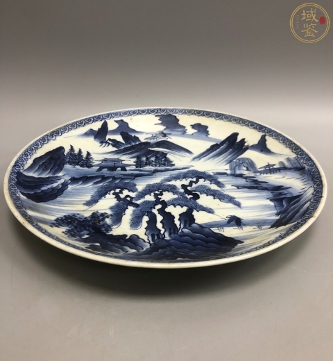 古玩陶瓷日本明治青花山水人物盤拍賣，當前價格2200元