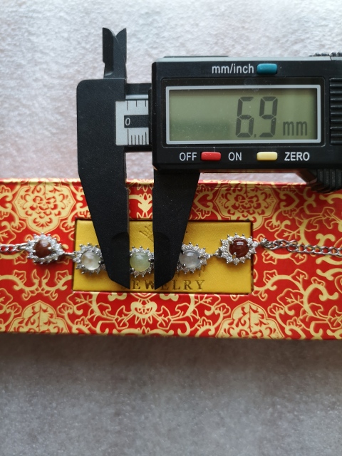 古玩玉器翡翠項(xiàng)鏈拍賣，當(dāng)前價(jià)格550元