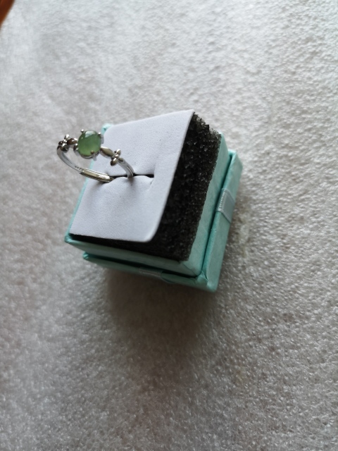 古玩玉器翡翠戒指拍賣,當前價格150元