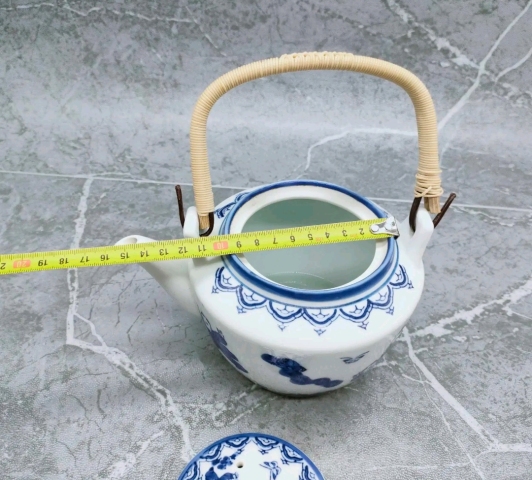 古玩陶瓷上世紀(jì)八十年代嬰戲紋青花提梁壺拍賣，當(dāng)前價(jià)格268元