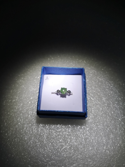 古玩玉器翡翠戒指拍賣,當前價格150元