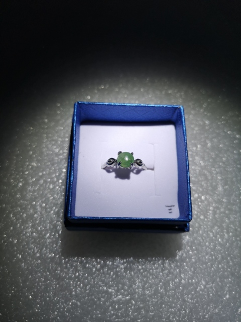 古玩玉器翡翠戒指拍賣,當前價格150元