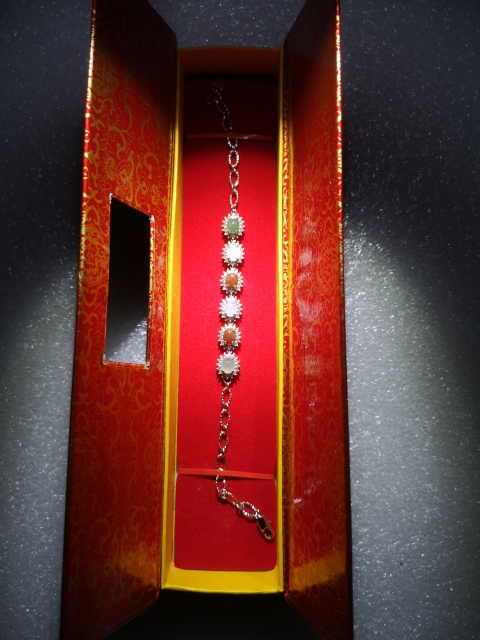 古玩玉器翡翠手鏈拍賣，當(dāng)前價格550元