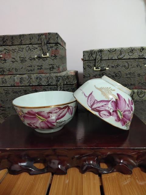 古玩陶瓷民國(guó)-胭脂紅描金花卉紋碗(一對(duì))拍賣(mài),當(dāng)前價(jià)格3000元