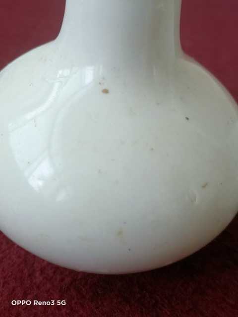 古玩陶瓷出口創(chuàng)匯期白釉荸薺瓶拍賣,當前價格380元