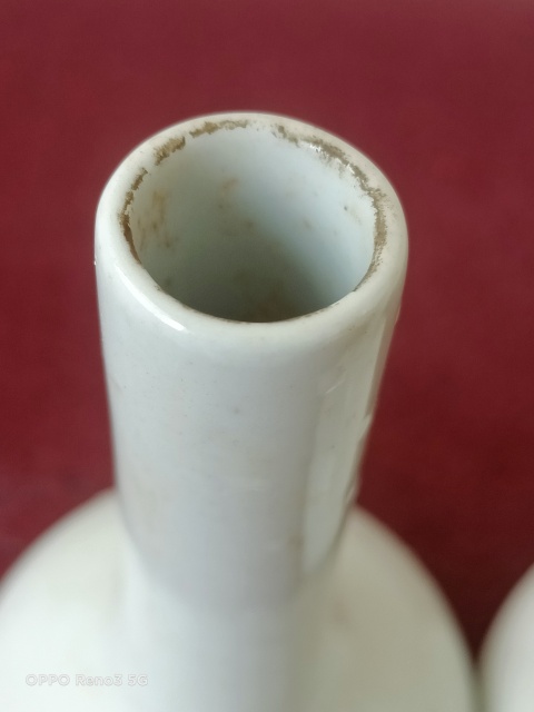 古玩陶瓷出口創(chuàng)匯期白釉荸薺瓶拍賣,當前價格380元