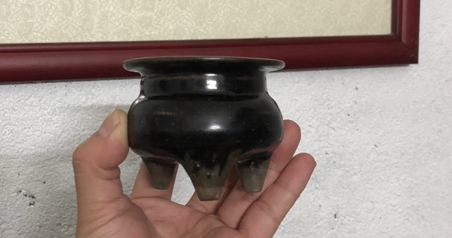 古玩陶瓷贛州窯黑釉鬲式爐拍賣,當(dāng)前價格8888元