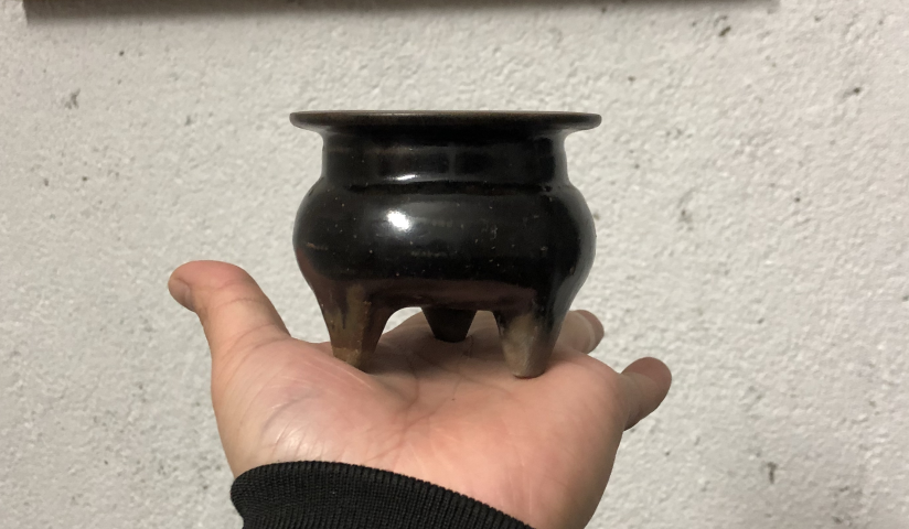 古玩陶瓷贛州窯黑釉鬲式爐拍賣,當(dāng)前價格8888元