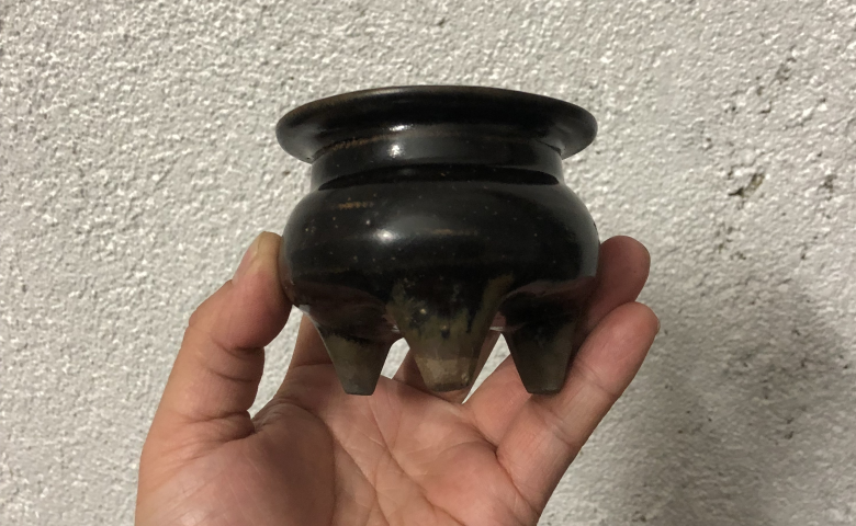 古玩陶瓷贛州窯黑釉鬲式爐拍賣,當(dāng)前價格8888元