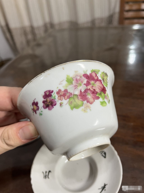 古玩陶瓷【清倉(cāng)大處理】民國(guó)花卉紋三才蓋碗一套拍賣,當(dāng)前價(jià)格399元