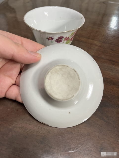 古玩陶瓷【清倉(cāng)大處理】民國(guó)花卉紋三才蓋碗一套拍賣,當(dāng)前價(jià)格399元