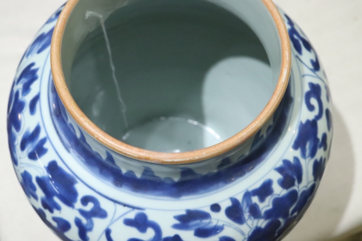 古玩陶瓷清早期花卉紋青花將軍罐拍賣,當前價格22000元