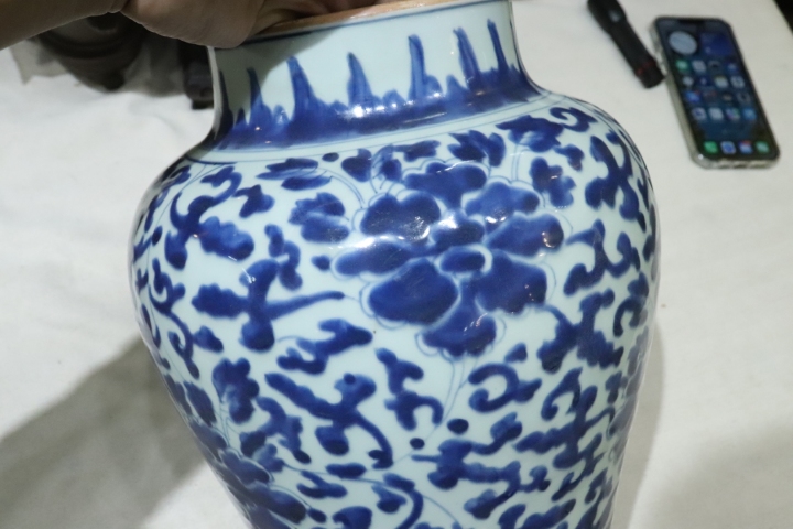 古玩陶瓷清早期花卉紋青花將軍罐拍賣,當前價格22000元