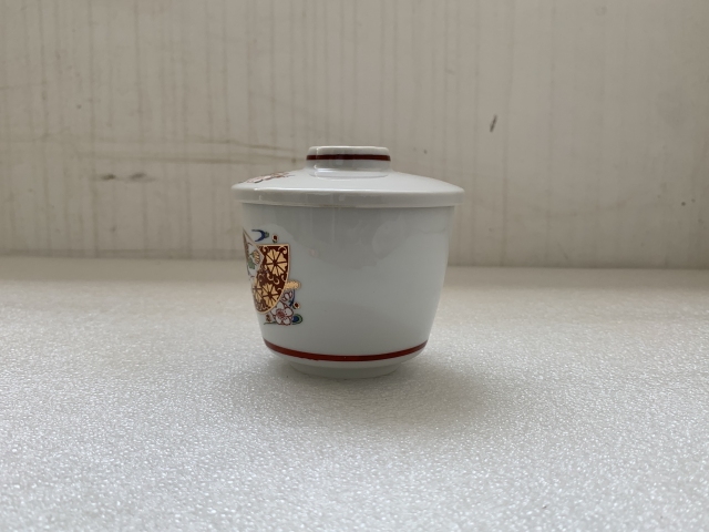 古玩陶瓷六十至八十年代花卉紋彩繪描金蓋杯拍賣,當前價格220元