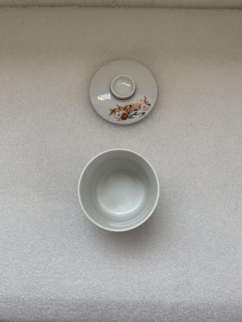 古玩陶瓷六十至八十年代花卉紋彩繪描金蓋杯拍賣,當前價格220元