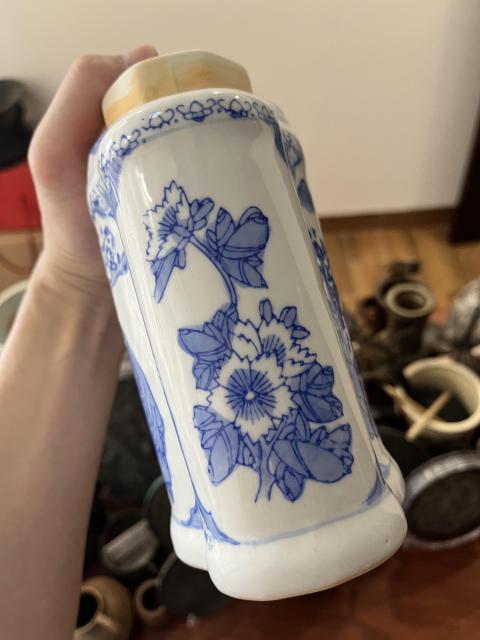 古玩陶瓷人物山水花卉紋青花海棠型茶葉罐拍賣，當前價格299元