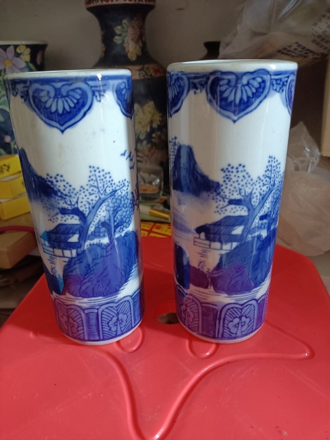 古玩陶瓷六十至八十年代山水紋青花筆筒拍賣,當(dāng)前價(jià)格408元