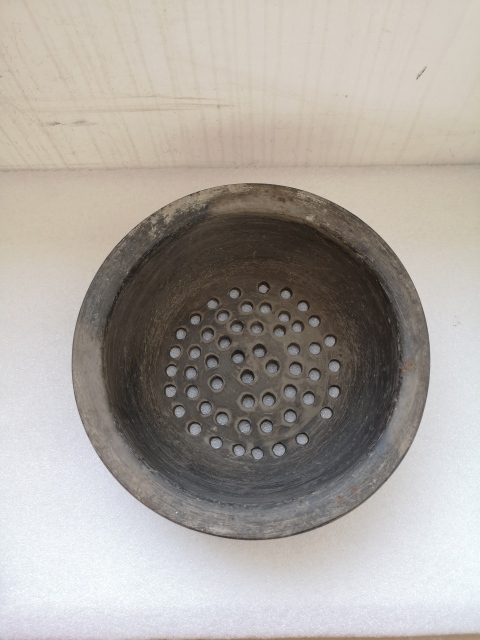 古玩陶瓷清代灰陶盆拍賣,當(dāng)前價(jià)格450元