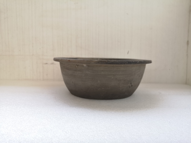 古玩陶瓷清代灰陶盆拍賣,當(dāng)前價(jià)格450元