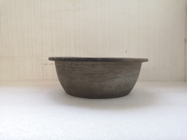 古玩陶瓷清代灰陶盆拍賣,當(dāng)前價(jià)格450元