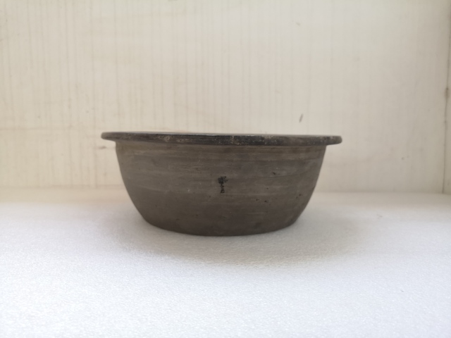 古玩陶瓷清代灰陶盆拍賣,當(dāng)前價(jià)格450元