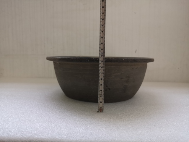 古玩陶瓷清代灰陶盆拍賣,當(dāng)前價(jià)格450元