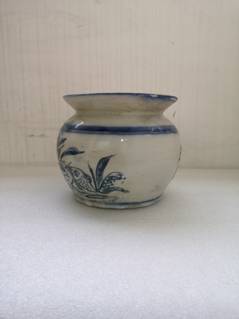 古玩陶瓷晚清磁州窯吉語(yǔ)魚(yú)藻紋渣斗拍賣(mài),當(dāng)前價(jià)格398元