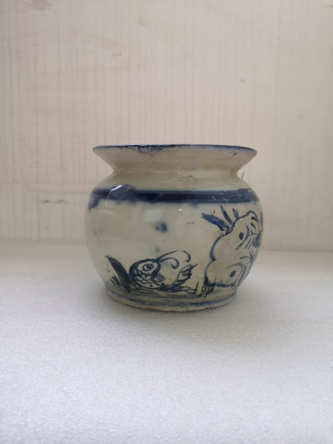 古玩陶瓷晚清磁州窯吉語(yǔ)魚(yú)藻紋渣斗拍賣(mài),當(dāng)前價(jià)格398元