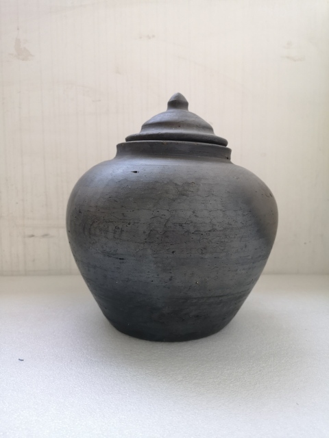 古玩陶瓷明末清初灰陶蓋罐拍賣，當(dāng)前價(jià)格680元