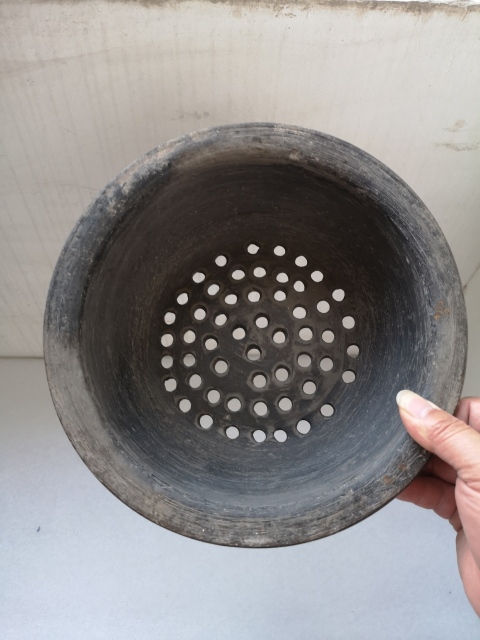 古玩陶瓷清代灰陶盆拍賣,當(dāng)前價(jià)格450元