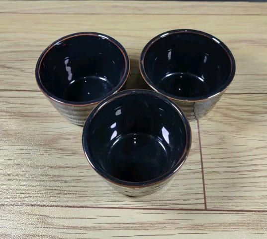 古玩陶瓷六十至八十年代黑釉杯一組拍賣，當前價格168元