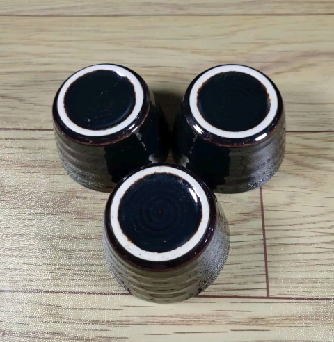 古玩陶瓷六十至八十年代黑釉杯一組拍賣，當前價格168元