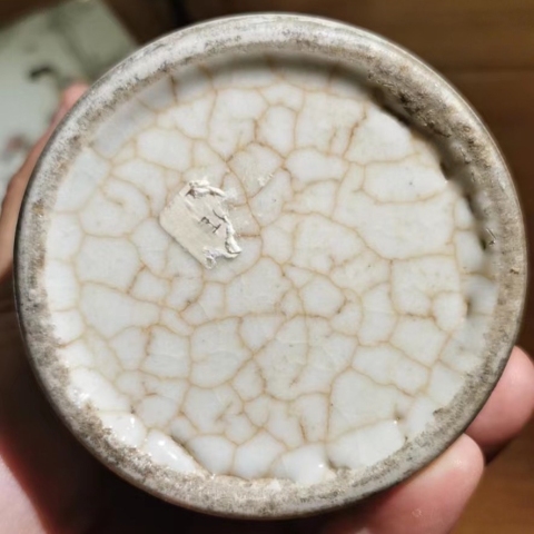 古玩陶瓷晚清哥釉地青花人物山水紋筆筒拍賣,當前價格2500元