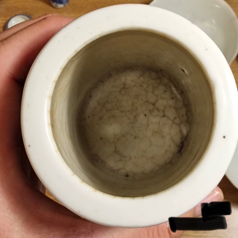 古玩陶瓷晚清哥釉地青花人物山水紋筆筒拍賣,當前價格2500元