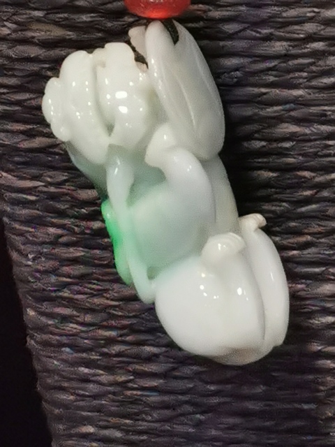 古玩玉器天然糯種飄綠翡翠貔貅掛件拍賣，當前價格4000元