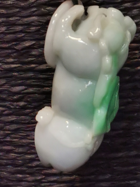 古玩玉器天然糯種飄綠翡翠貔貅掛件拍賣，當前價格4000元