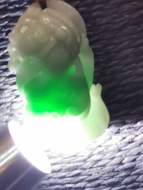 古玩玉器天然糯種飄綠翡翠貔貅掛件拍賣，當前價格4000元