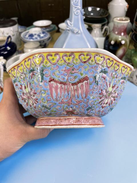 古玩陶瓷晚清·粉彩夔鳳紋八方貢碗真品鑒賞圖