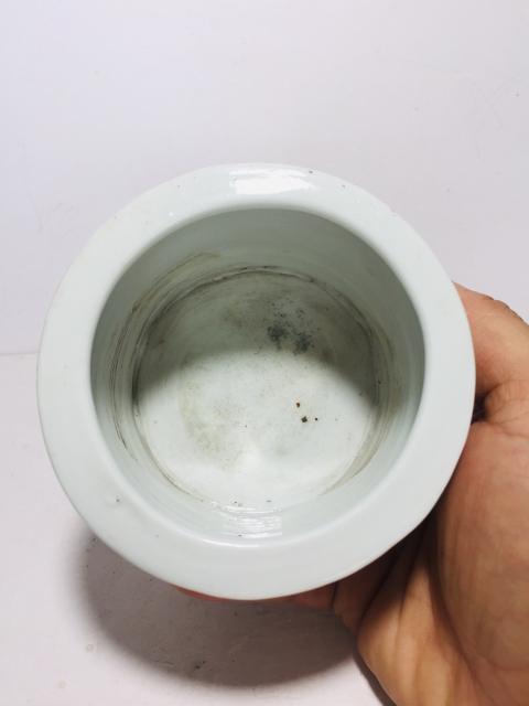 古玩陶瓷(收藏品)白釉長壽紋香爐拍賣,當前價格0元