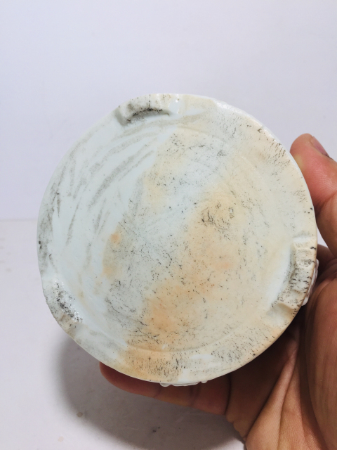 古玩陶瓷(收藏品)白釉長壽紋香爐拍賣,當前價格0元