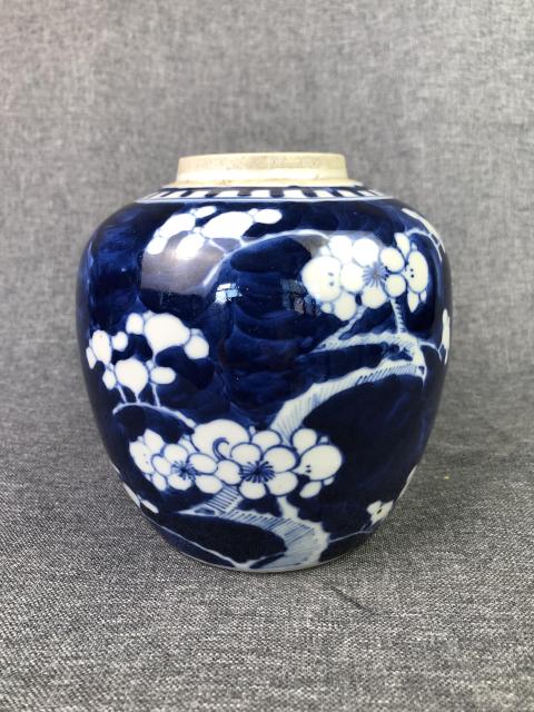 古玩陶瓷晚清青花留白梅紋罐拍賣，當前價格1999元
