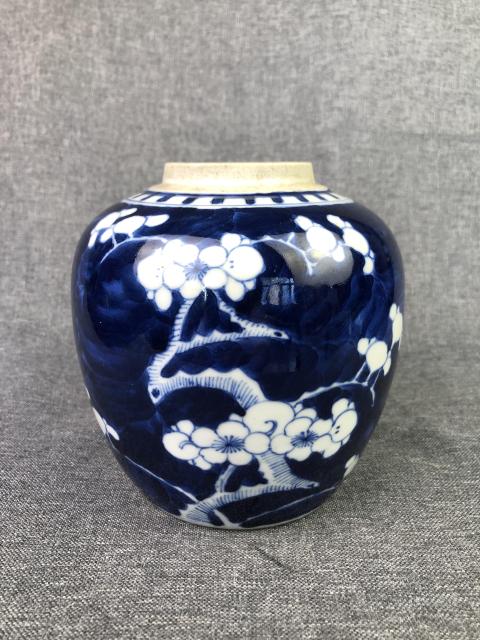 古玩陶瓷晚清青花留白梅紋罐拍賣，當前價格1999元
