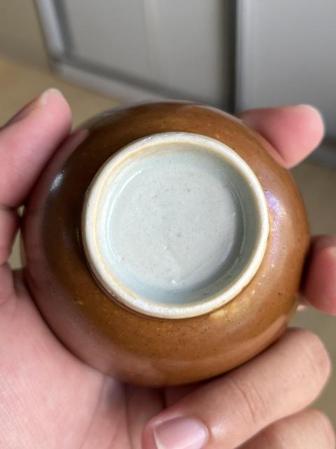 古玩陶瓷外醬釉內(nèi)青花杯碟一套拍賣，當(dāng)前價(jià)格1800元