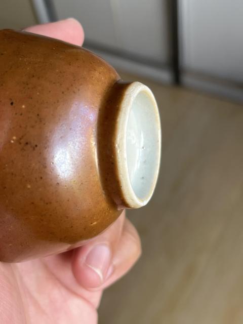 古玩陶瓷外醬釉內(nèi)青花杯碟一套拍賣，當(dāng)前價(jià)格1800元