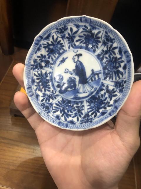 古玩陶瓷（新年放漏中）清-康熙-招蜂引蝶-松鼠葡萄賞碟各一只拍賣，當(dāng)前價(jià)格1136元