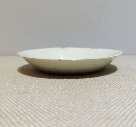 古玩陶瓷宋代五大名窯之一“定窯”七出筋葵口洗拍賣,當前價格2980元