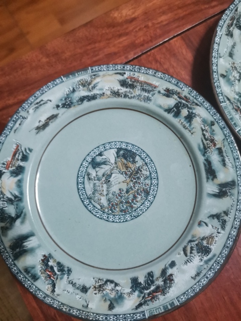 古玩陶瓷出口創(chuàng)匯期山水紋盤拍賣,當(dāng)前價(jià)格360元