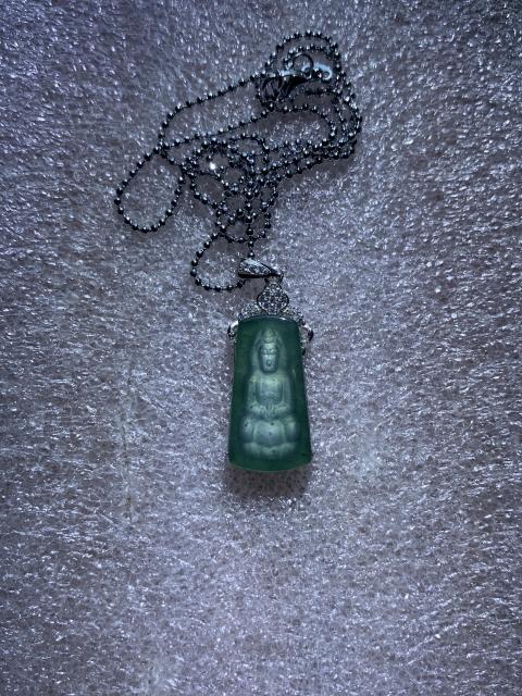 古玩玉器陽綠翡翠觀音拍賣，當前價格580元