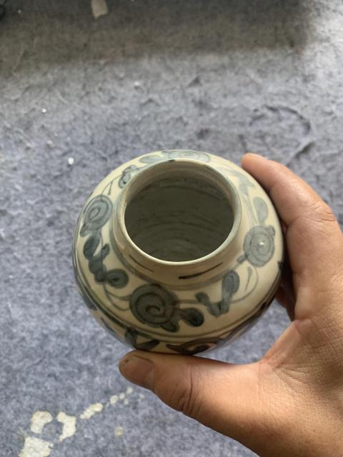 古玩陶瓷明代正德時(shí)期花卉紋青花罐拍賣，當(dāng)前價(jià)格6000元