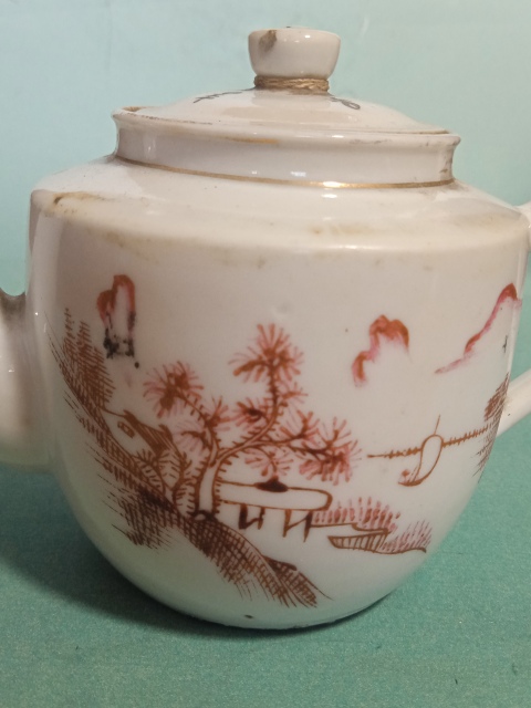 古玩陶瓷礬紅彩山水人物紋茶壺拍賣,當(dāng)前價格666元